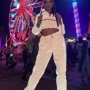 Orange reflection outfit